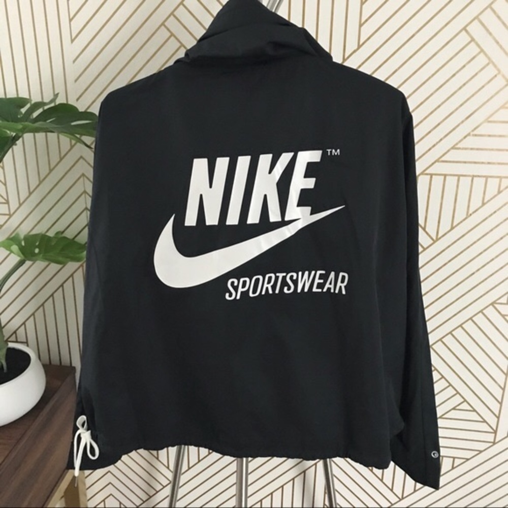 Nike Woven Funnel Neck Pullover Jacket - Picture 6 of 8